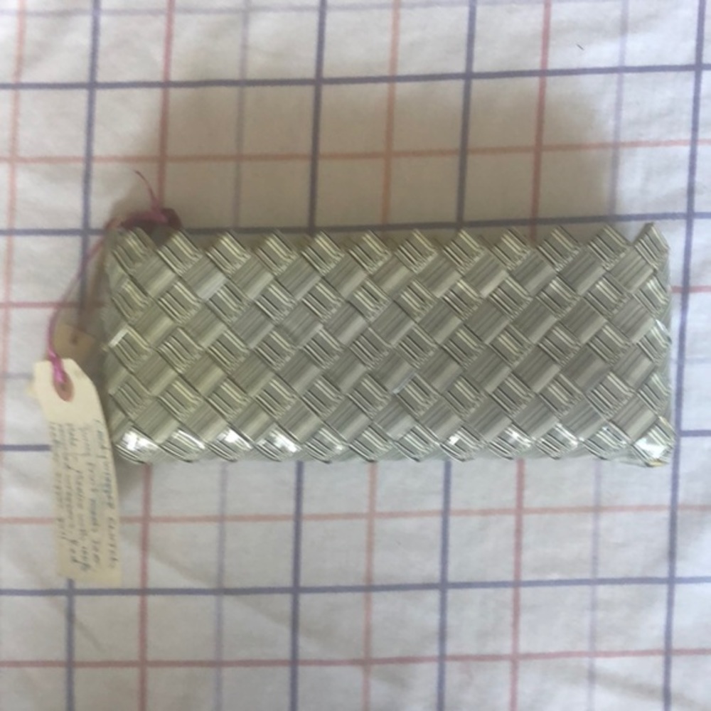 NWT Nahui Ollin Candy Wrapper Clutch ✨